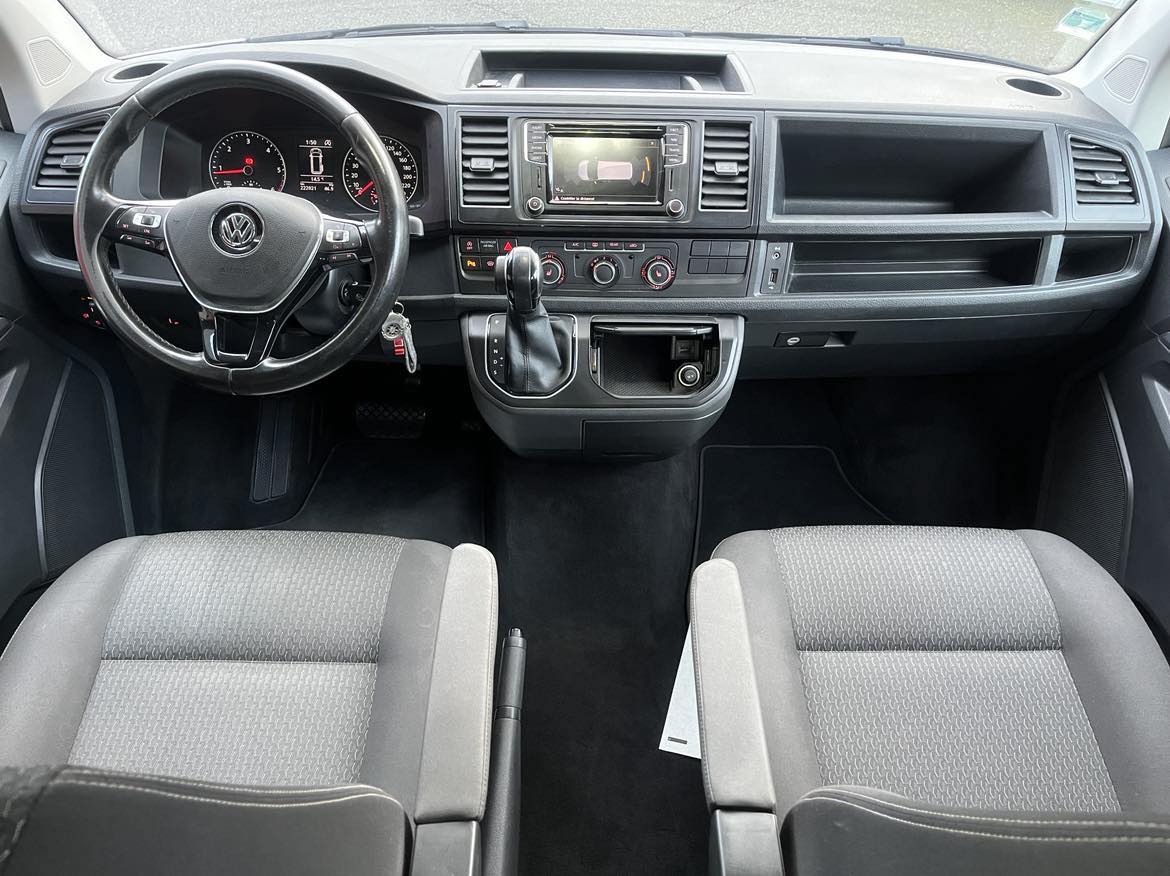 VOLKSWAGEN MULTIVAN 6
